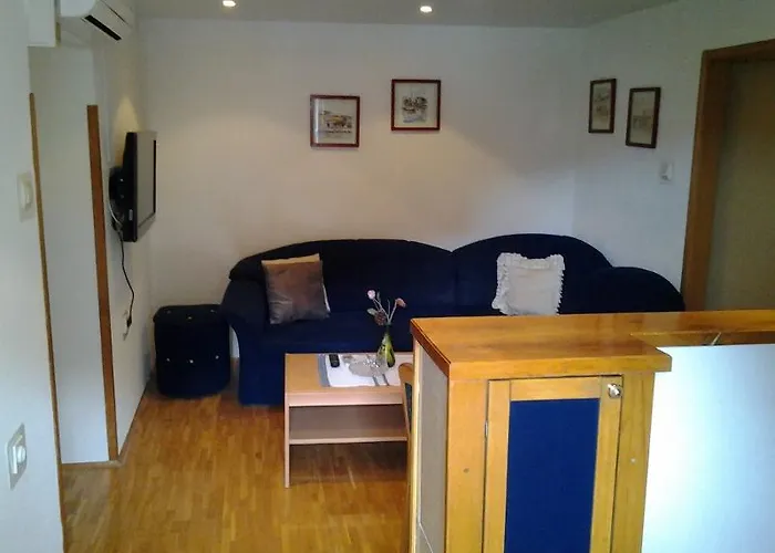 Mira Apartament *